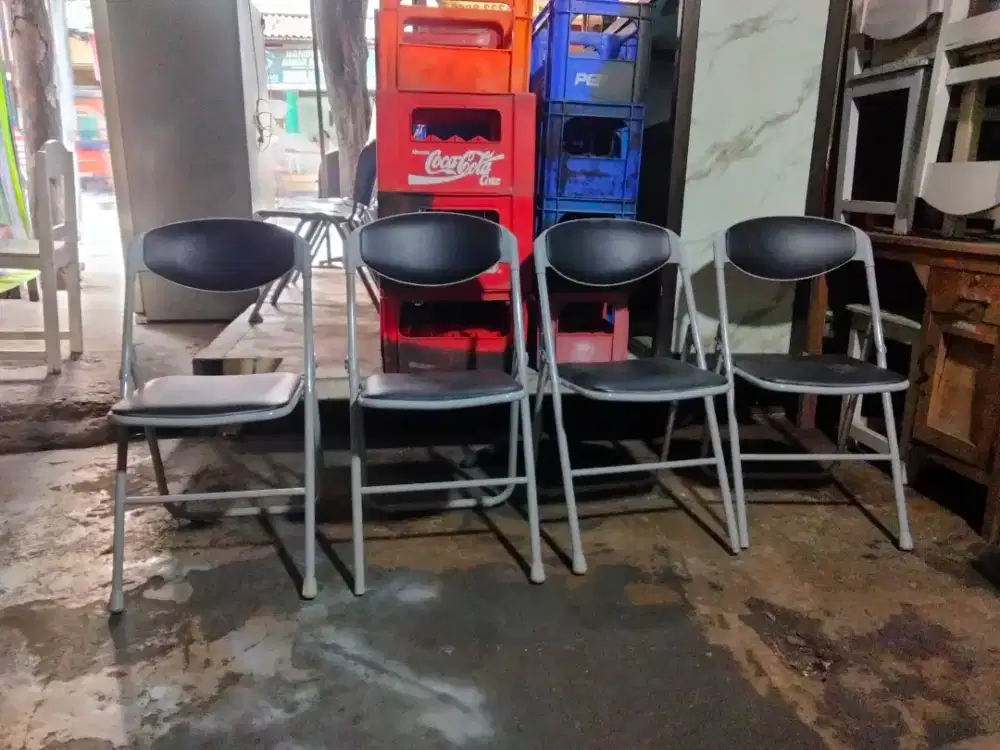 Kursi lipat merk chetos