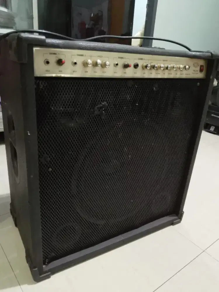 Speaker Aktif Keyboard Verite 15 inchi