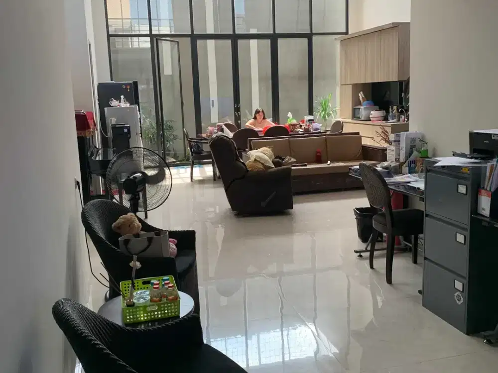 Tenggilis Full Furnish 200 dari jl Raya