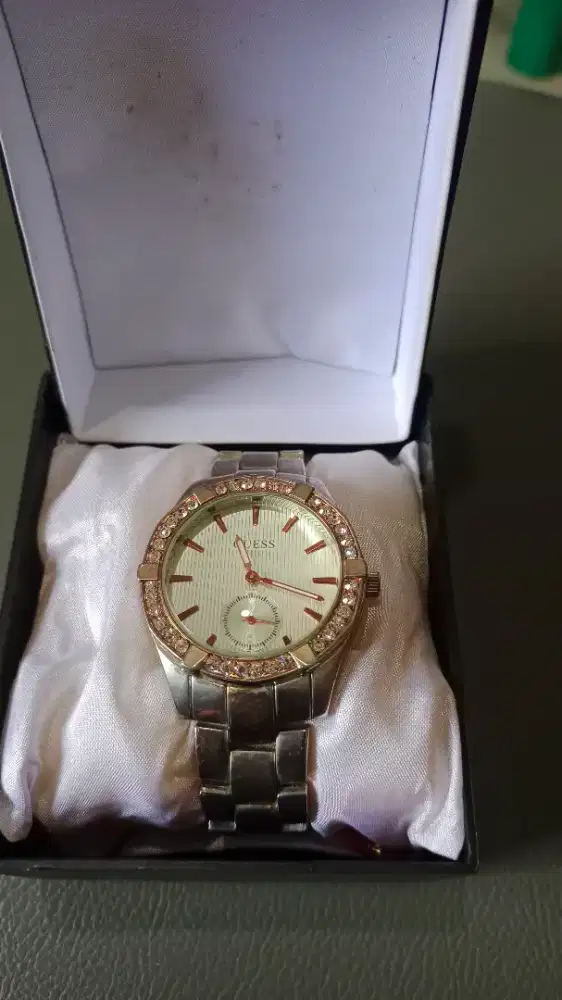 Jam Guess celbrating