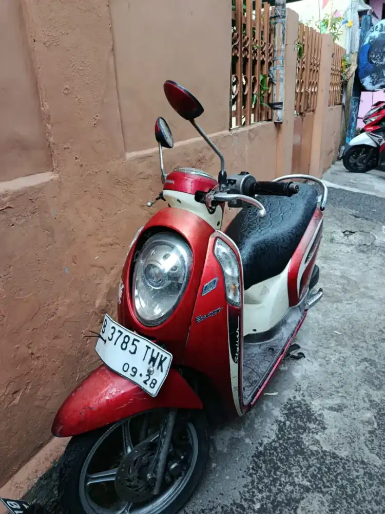 Honda scoopy 2014