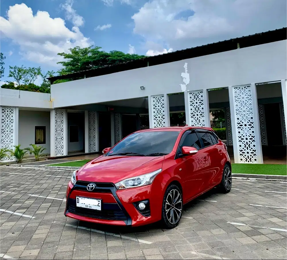 KM84RB-  Toyota Yaris 1.5 G AT 2015 Merah Matic 2016/2017 S TRD Dp20Jt
