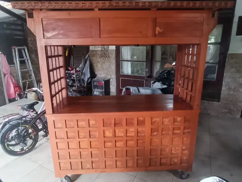 Rombong gerobak jualan kayu mahoni