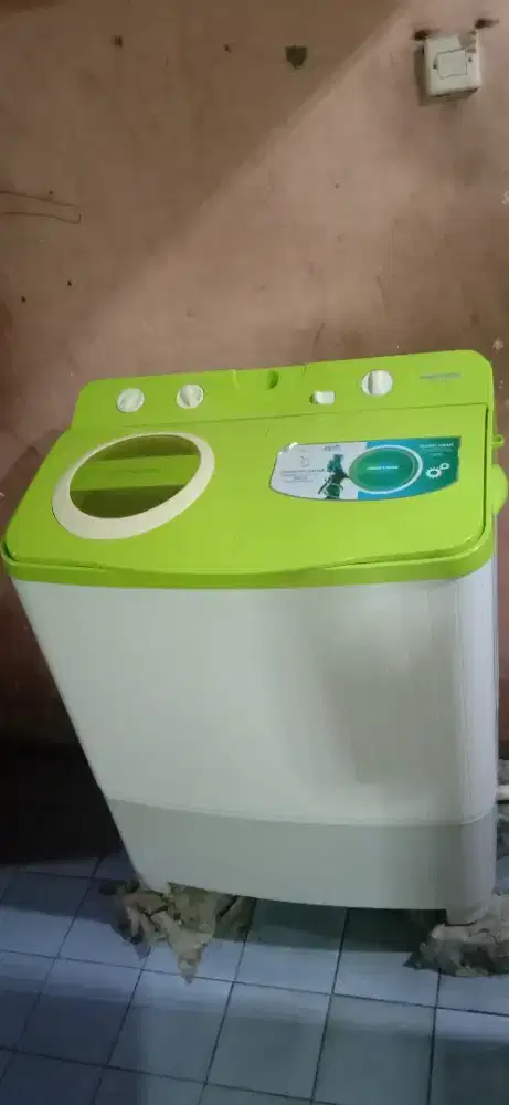 Mesin cuci 2 tabung polytron 9kg