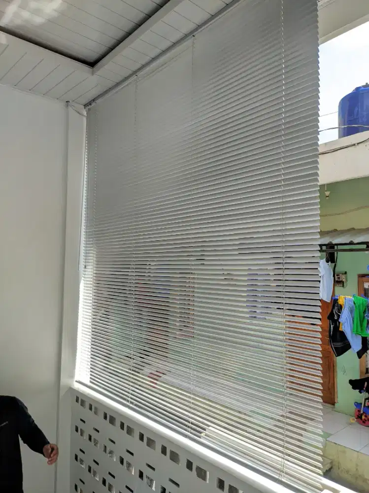 Loler blaind /mini blaind penghalang jendela