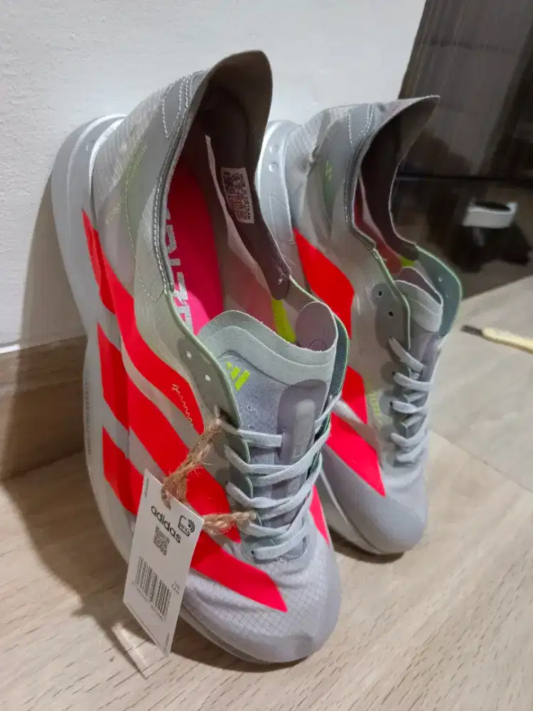 Adizero Adios Pro 4 Abu Uk. 41/26cm
& 42/26,5cm