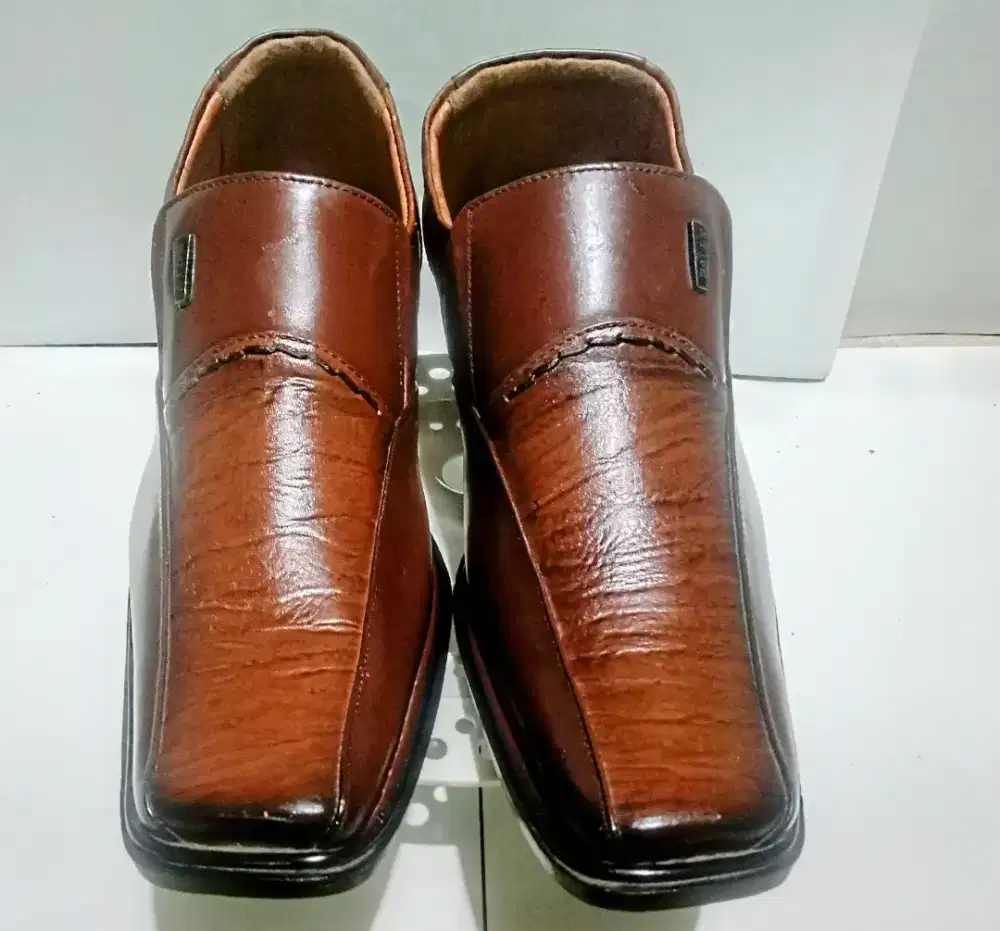 Bally - Sepatu Pria Kulit Keren Import Original