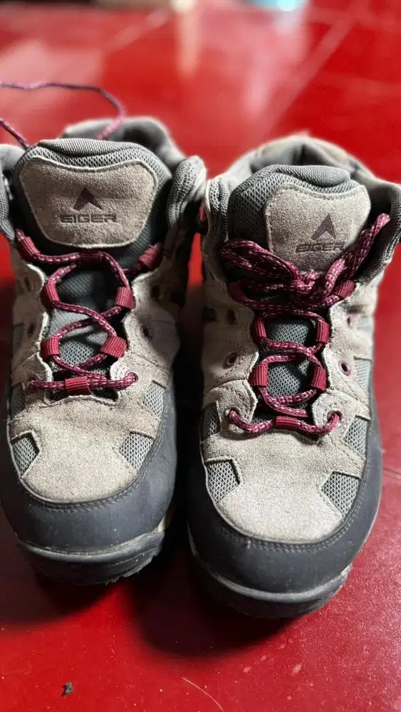 Sepatu Eiger size 41