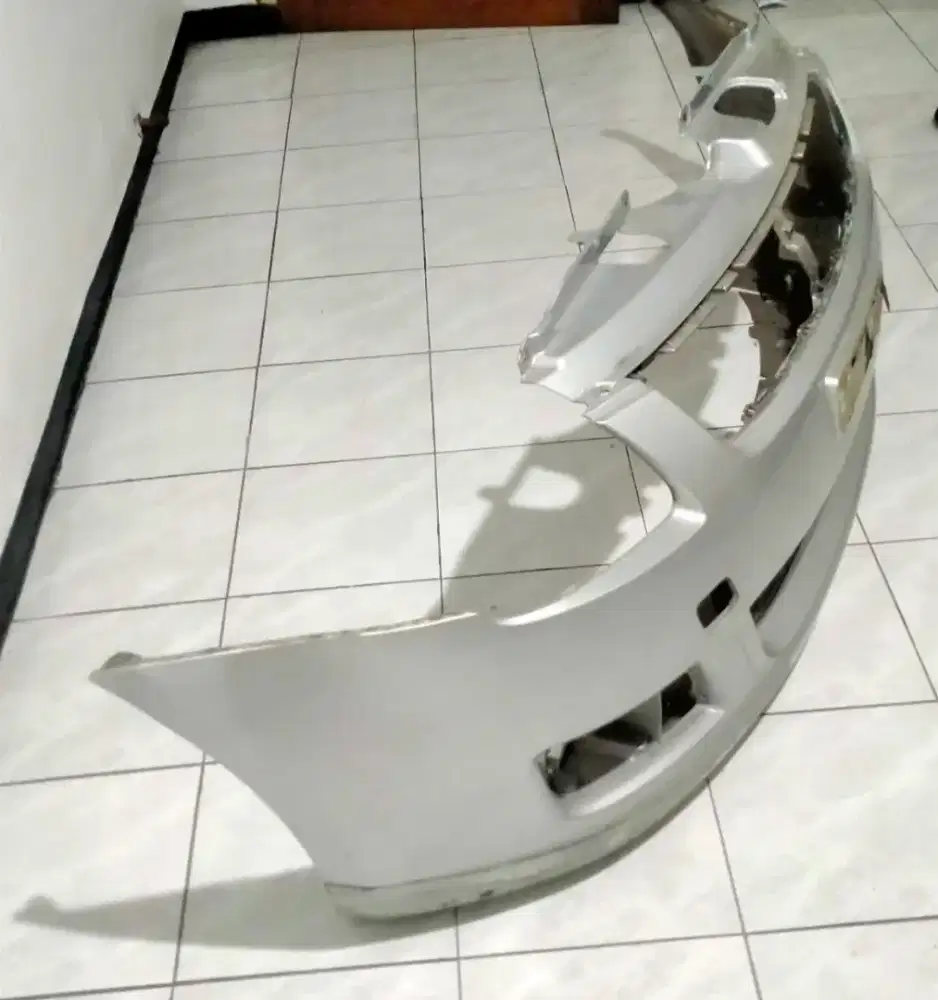 Bemper mobil suzuki swift