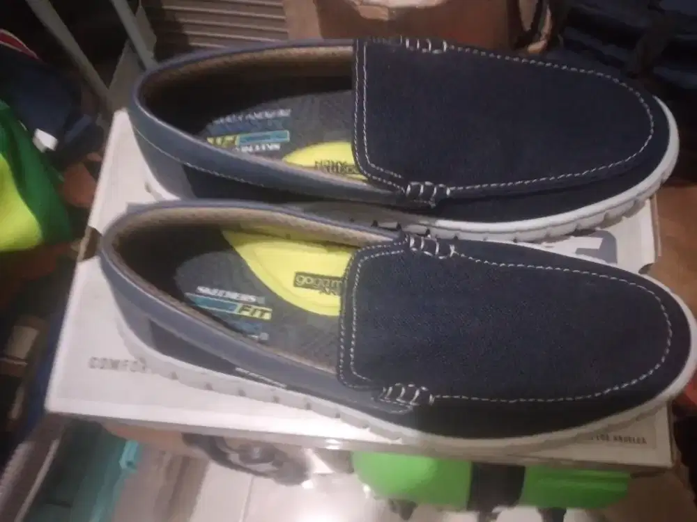 Sepatu SKECHERS Classic Fit ukuran 45 29 cm