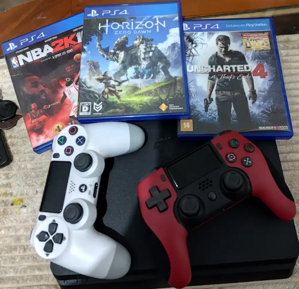 Dijual PS4 Slim 500GB ex GS Shop, pemakaian 5 bulan