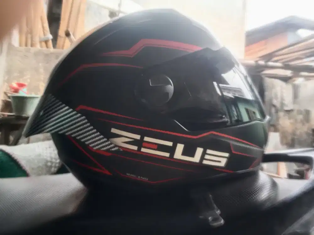 Helm Zeus Full face bekas mulus no minus