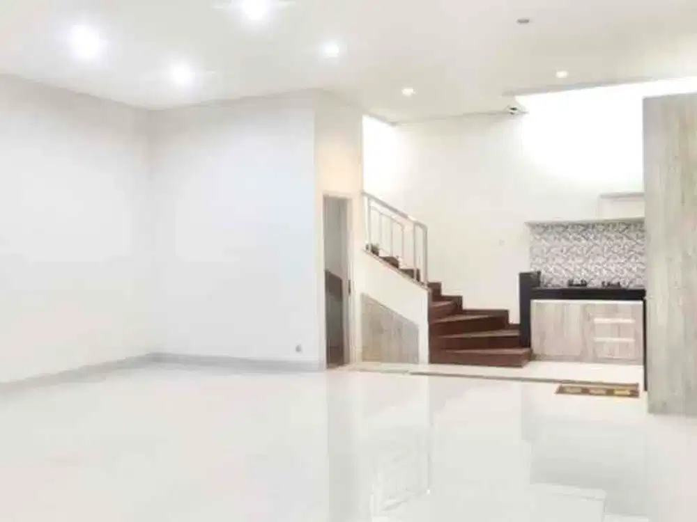 JUAL RUMAH NYAMAN SIAP HUNI 2 LANTAI DI TKI 3 BLOK E