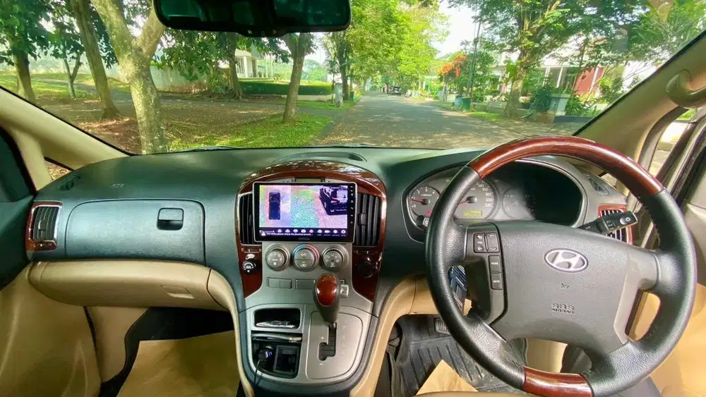 Hyundai H1 Royale CRDI Diesel AT 2012 Hitam