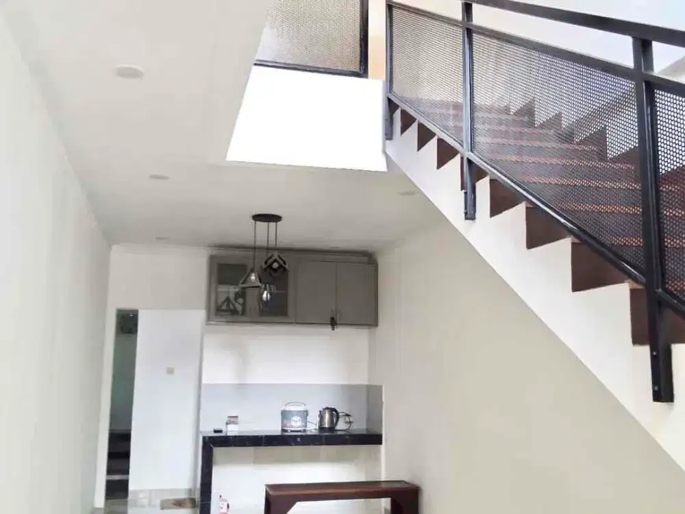 JUAL RUMAH SIAP HUNI BARU RENOV DI KOMPLEK TAMAN BURUNG - CIJERAH