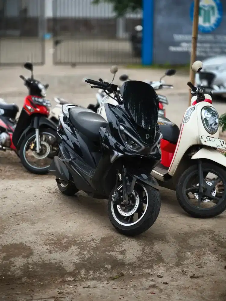 Polytron Fox R Hitam