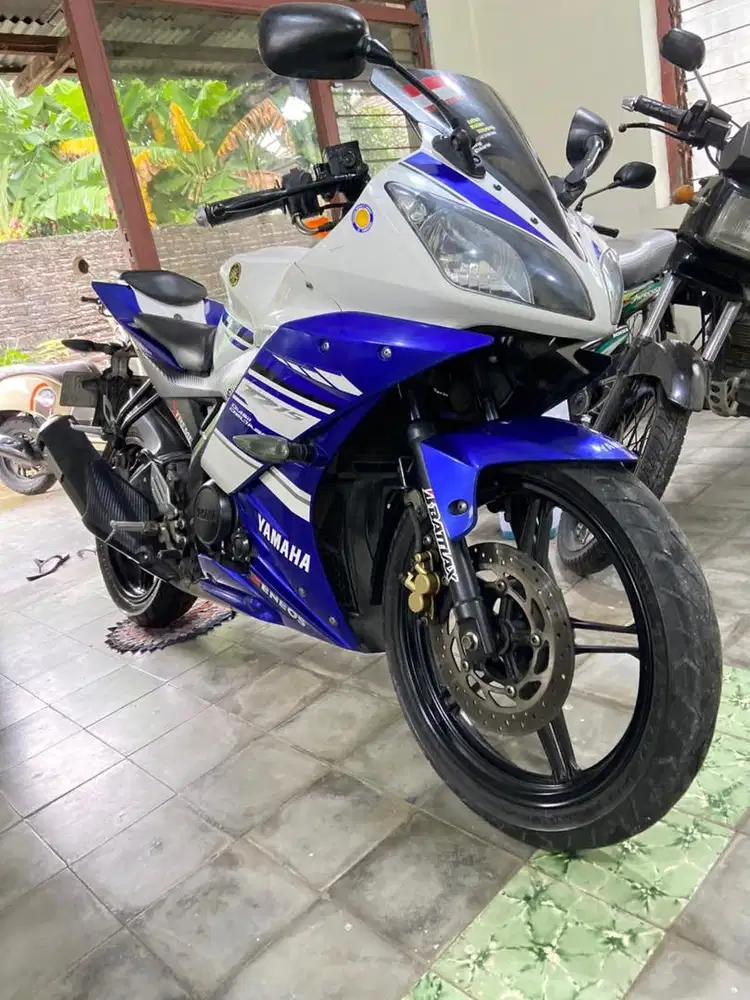 Yamaha YZF R15 2014 like new terawat