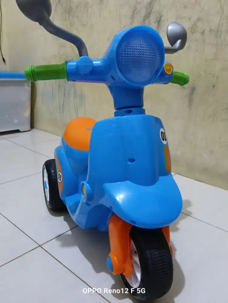 Balance bike vespa sepeda anak