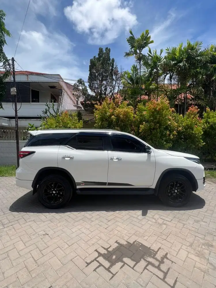 Km20rb fortuner vrz 2.8 GR 2023 reg (W) tg1 dr bru