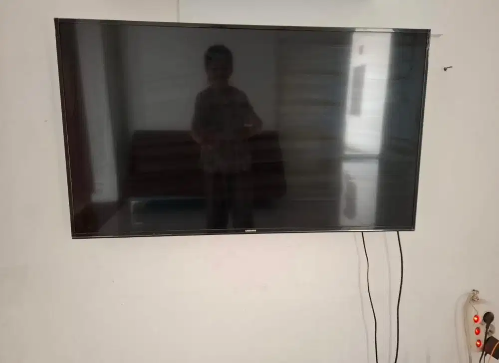 Samsung TV A435001 Second Like New