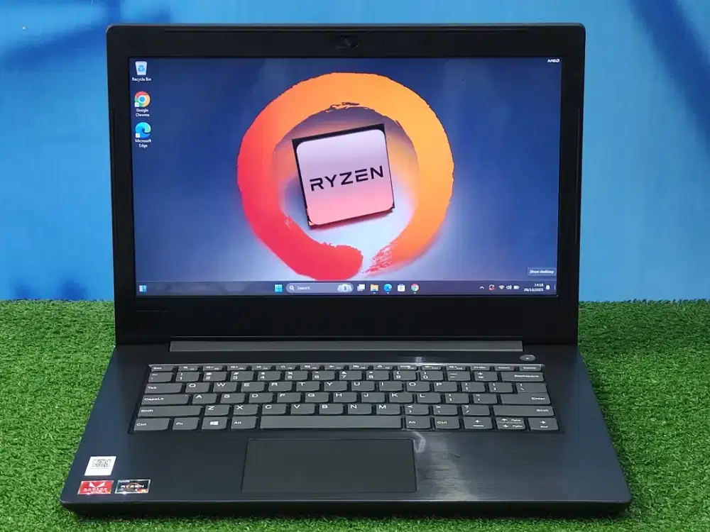 LENOVO V330-14ARR AMD RYZEN 3 2200 RAM 12 GB SSD 256 GB SIAP PAKAI