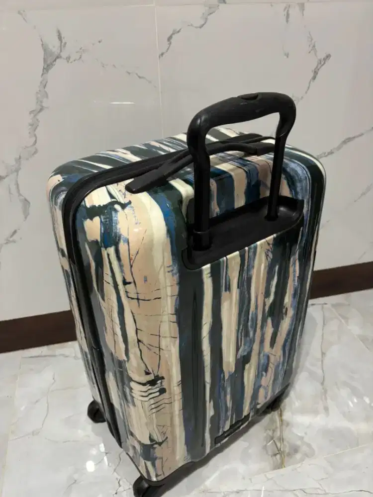 Koper Tumi V3 International