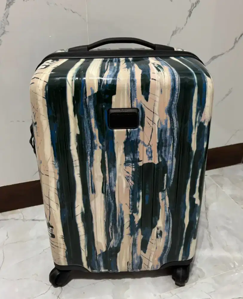 Koper Tumi V3 International