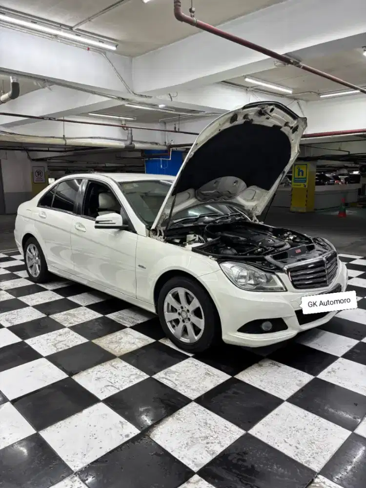 Mercedes-benz c200 w204 2011