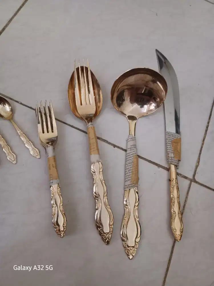 Set Sendok, Garpu & Pisau