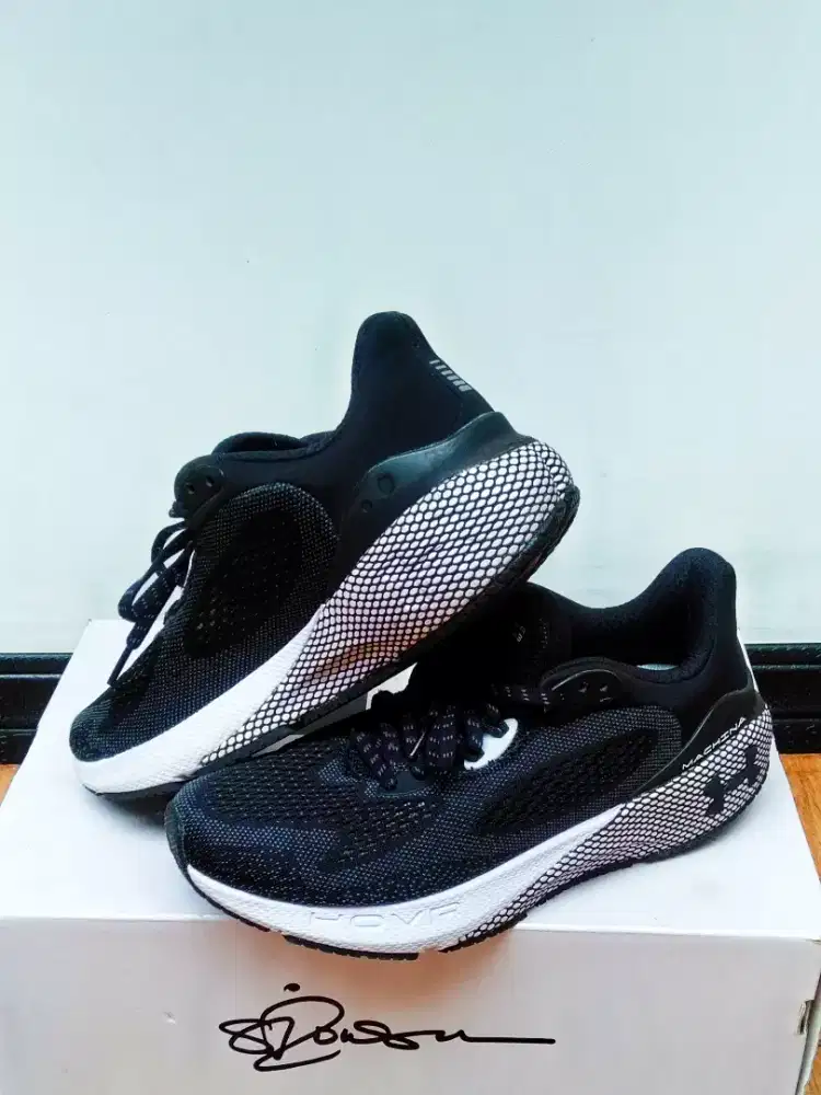 Sepatu Under Armour original