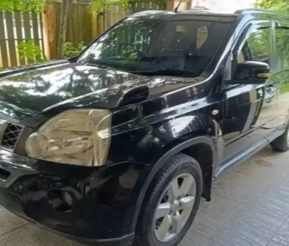 Dijual Nissan xtrail matic 2009