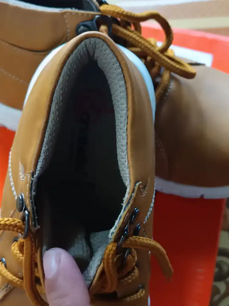 Sepatu boot anak merk donatelo