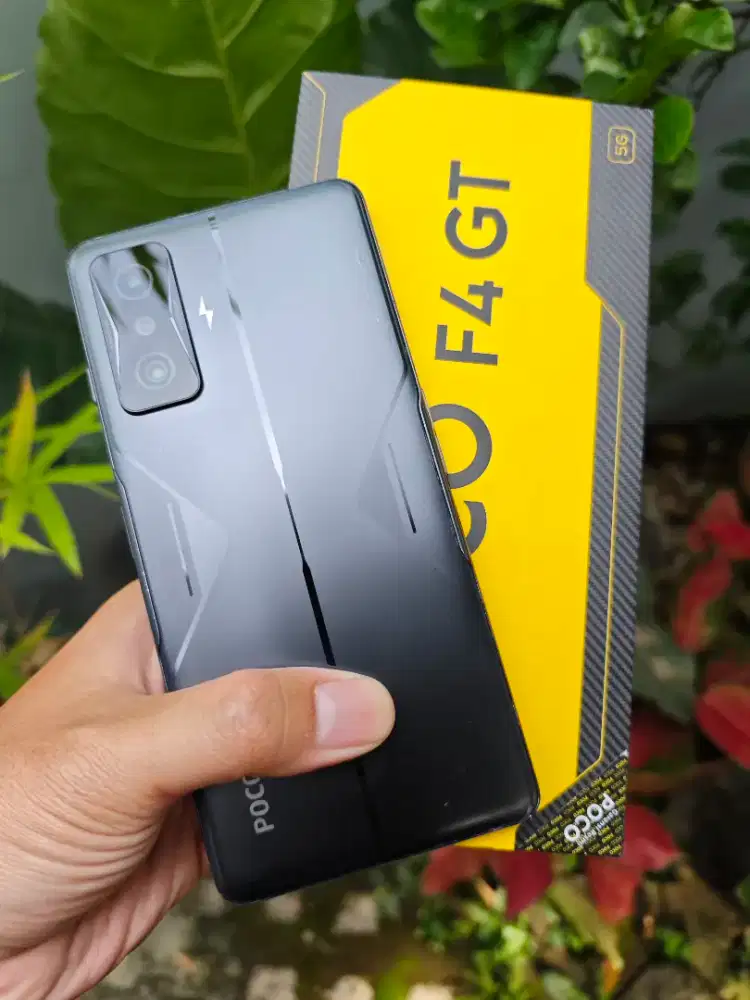 poco f4 gt 12 256