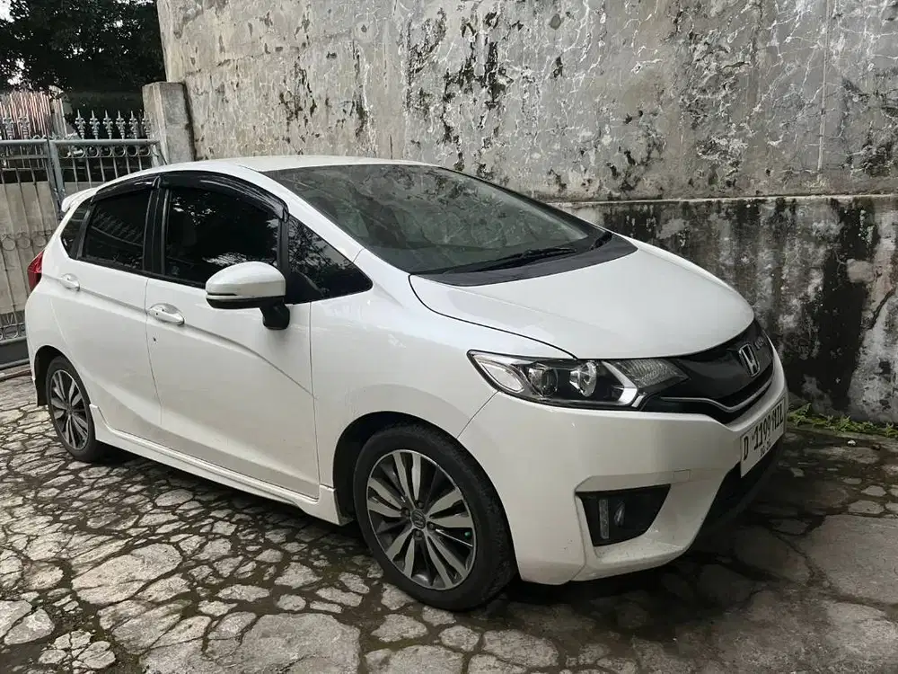 Honda Jazz RS 2015 M/T Putih – Kondisi Istimewa! PEMAKAIAN PRIBADI