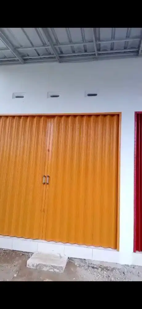 Disewakan 4 toko (studio), pinggir jalan dekat objek wisata setu patok