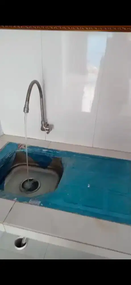 Disewakan 4 toko (studio), pinggir jalan dekat objek wisata setu patok