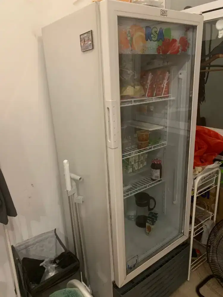 DI JUAL SHOWCASE PENDINGIN MINUMAN MERK RSA
