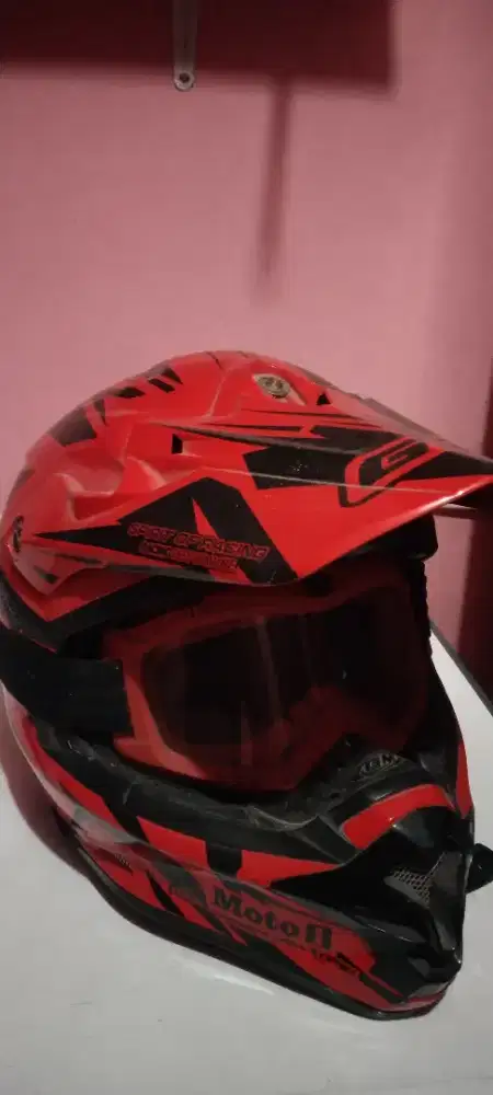 Helm trail merk GM