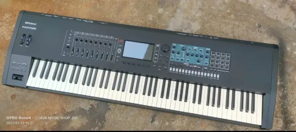 Roland FANTOM 8, segel, LIKE NEW, full set