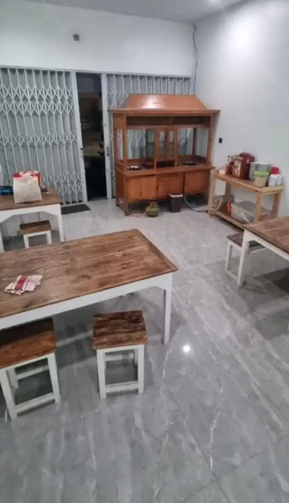 Dijual meja cafe/ meja resto/ meja warung