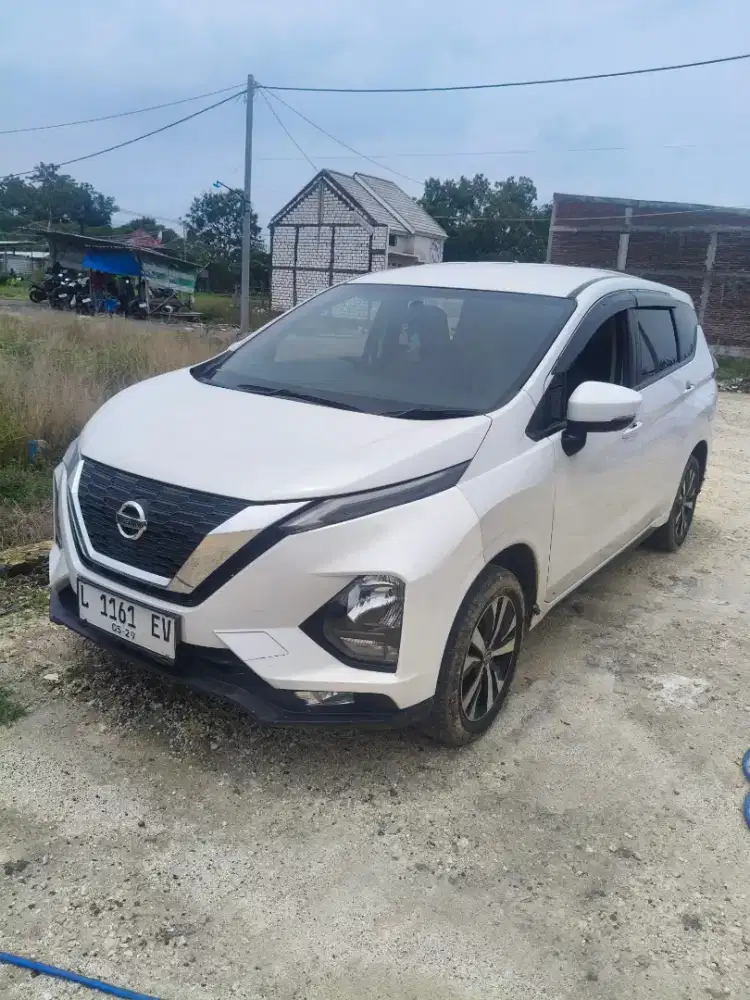 NISSAN LIVINA VE MATIC WARNA PUTIH 2019