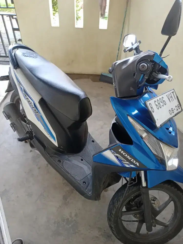 Dijual Honda Beat 2013 biru putih