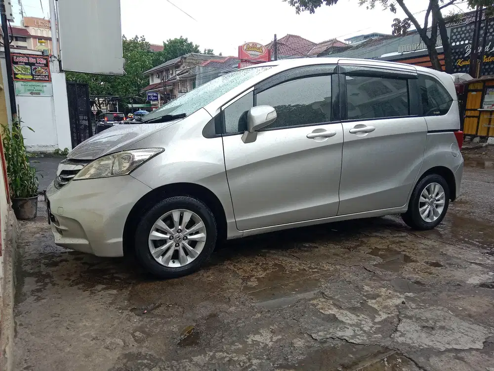 Honda Freed 2012 Bensin
