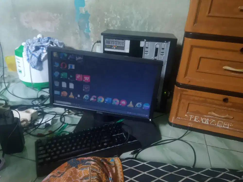 Jual komputer bos bekas udah males