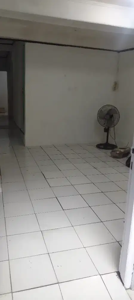 Di kontrakan rumah tinggal