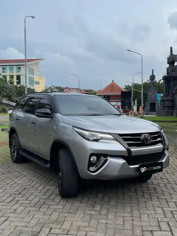 Fortuner VRZ 2018 2.4Diesel Automatic Abu2 Md Mtl(H) Antik Low Odo Ori