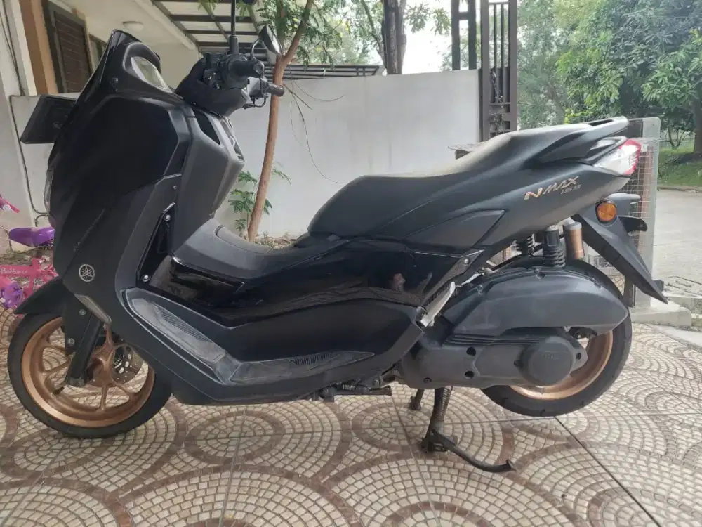 Motor Yamaha NMax 155 Hitam 2022