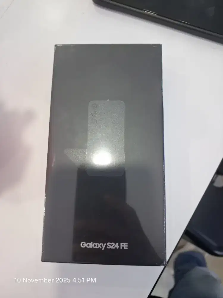 Samsung s24 fe 8/256 baru