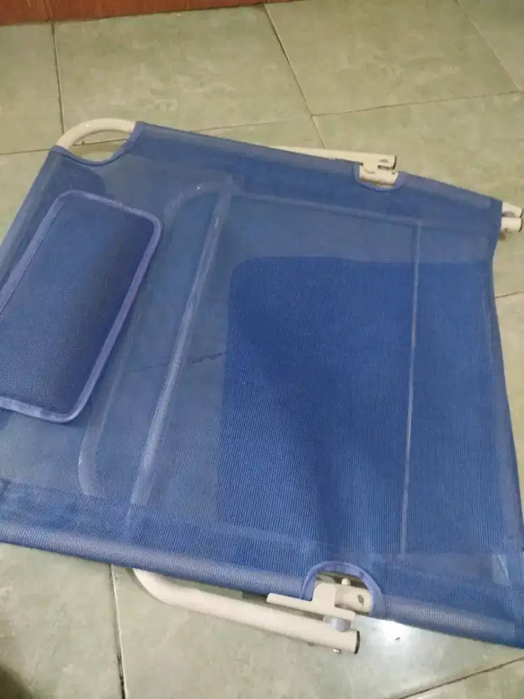 Sandaran punggung untuk lansia/wanita hamil (dengan sandaran tangan)