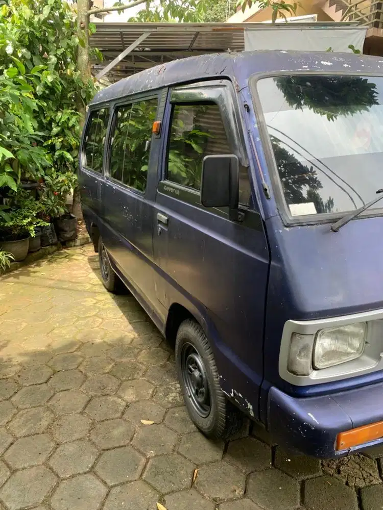 Mobil Suzuki Carry 1.0 MT